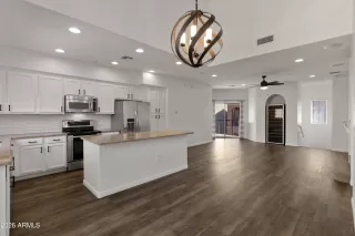 Photo #4: 6984351 Listing 