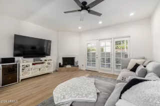 Photo #5: 6984353 Listing