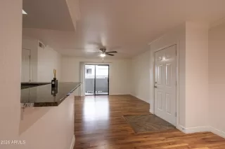 Photo #4: 6984382 Listing 