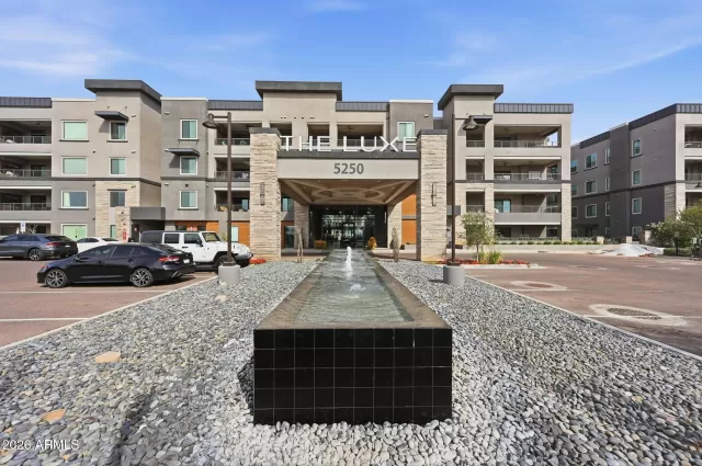 MLS: 6984594 Condo For Sale