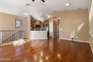 Photo #5: 6984627 Listing