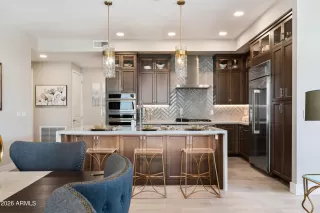 Photo #5: 6984724 Listing