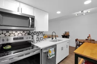 Photo #1: 6984799 Listing 