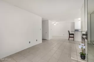 Photo #5: 6984810 Listing