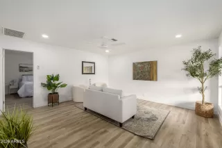 Photo #2: 6984816 Listing 