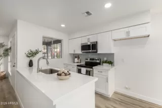 Photo #6: 6984816 Listing 