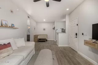 Photo #1: 6985086 Listing 