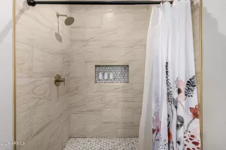 Photo #5: 6985086 Listing 