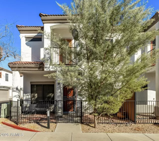 MLS: 6985135 Condo For Sale