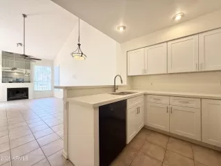 Photo #4: 6985304 Listing