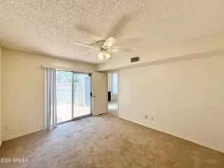 Photo #5: 6985304 Listing