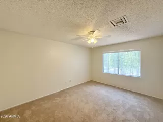 Photo #6: 6985304 Listing