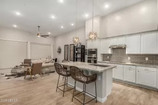 Photo #3: 6985350 Listing 