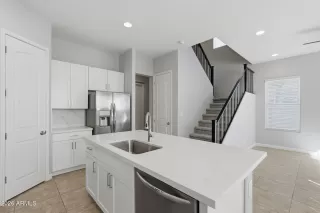 Photo #4: 6985387 Listing