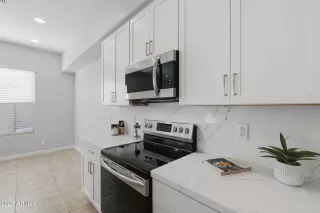 Photo #6: 6985387 Listing