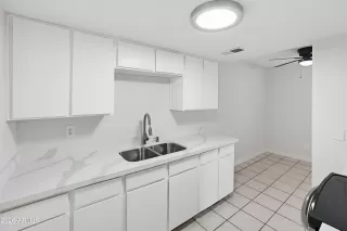 Photo #4: 6985409 Listing