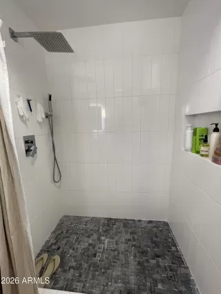 Photo #6: 6985479 Listing