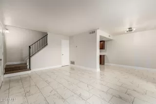 Photo #5: 6985487 Listing 