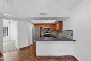 Photo #5: 6985564 Listing 