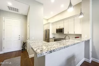 Photo #2: 6985598 Listing 