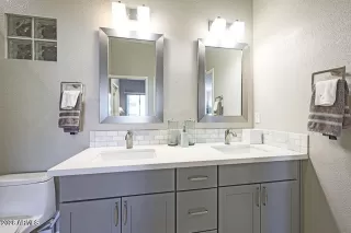 Photo #5: 6985598 Listing 