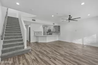 Photo #3: 6985705 Listing