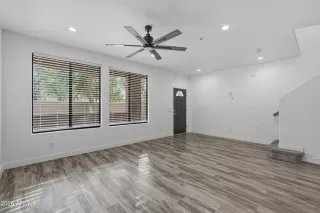 Photo #5: 6985705 Listing