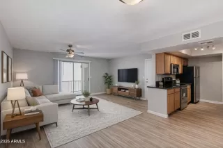 Photo #5: 6985710 Listing