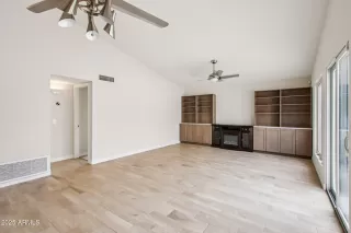 Photo #5: 6985751 Listing 