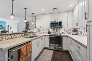 Photo #4: 6985769 Listing 