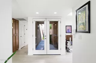 Photo #4: 6985872 Listing