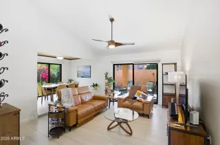 Photo #5: 6985872 Listing