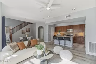 Photo #1: 6985931 Listing 