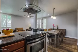 Photo #5: 6986000 Listing 