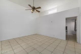 Photo #5: 6986048 Listing 