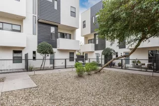 Photo #1: 6986114 Listing 