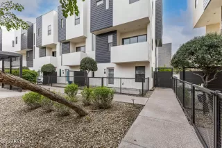 Photo #2: 6986114 Listing 