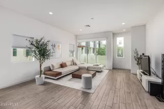 Photo #3: 6986114 Listing 