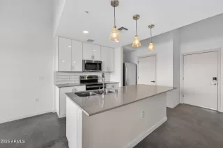 Photo #5: 6986188 Listing 