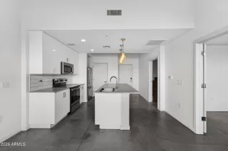 Photo #6: 6986188 Listing 