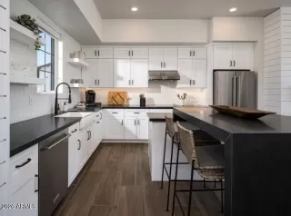 Photo #6: 6986396 Listing