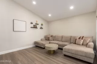 Photo #4: 6986480 Listing