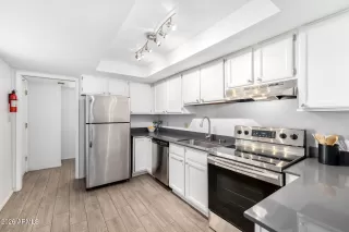 Photo #5: 6986595 Listing