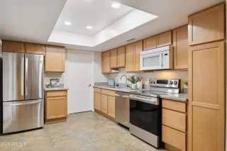 Photo #5: 6986610 Listing 