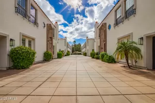 Photo #3: 6986716 Listing