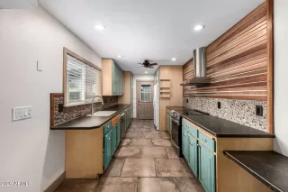 Photo #6: 6986751 Listing 