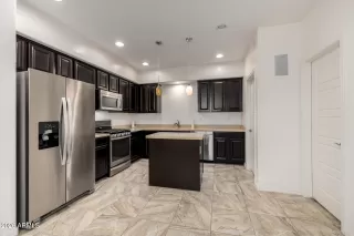 Photo #6: 6987091 Listing 