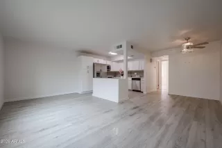 Photo #5: 6987142 Listing