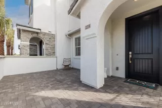 Photo #4: 6987170 Listing