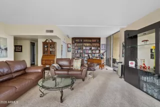 Photo #4: 6987211 Listing